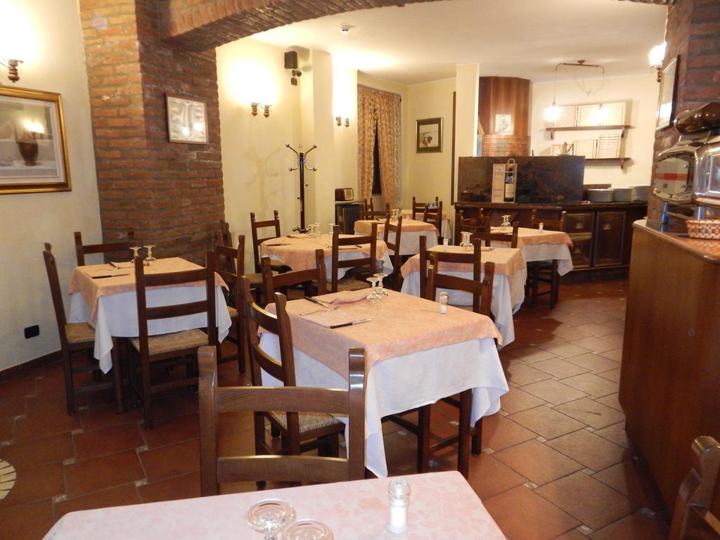 Risthotel Pizzeria Italia Godiasco エクステリア 写真