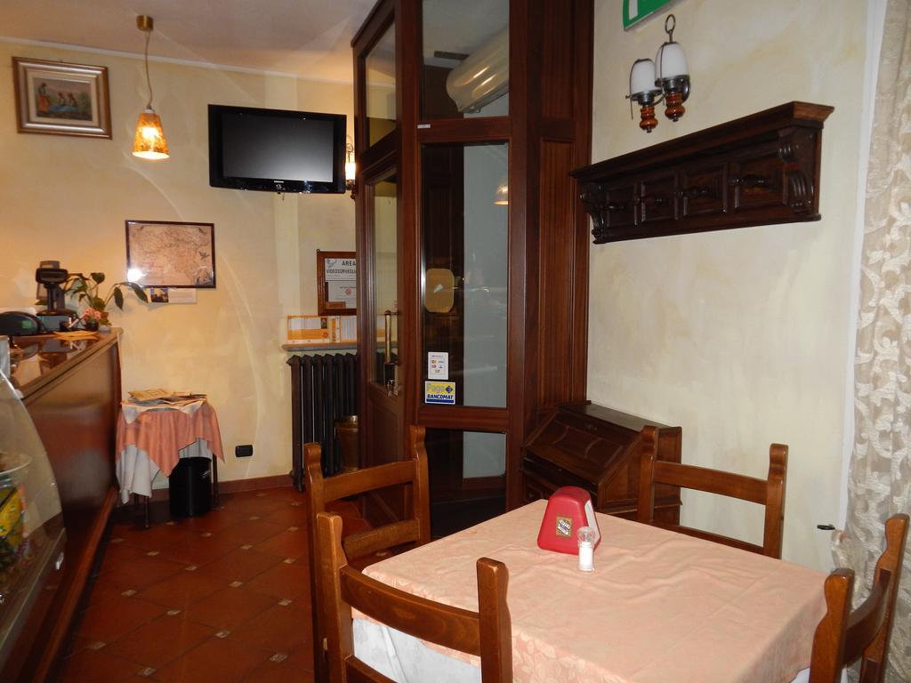 Risthotel Pizzeria Italia Godiasco エクステリア 写真